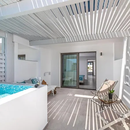 Kellys Luxury アパートホテル ファリラキ