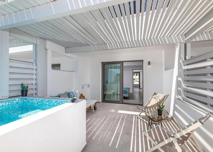 Kellys Luxury Lägenhetshotell Faliraki